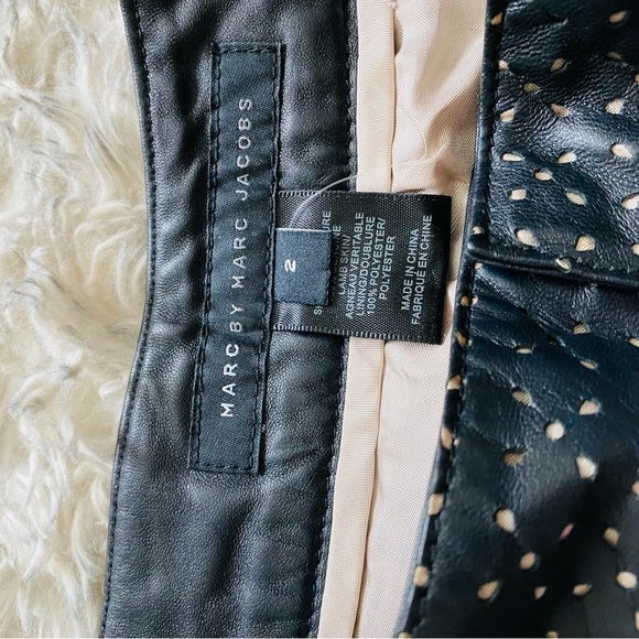Gorgeous Marc Jacobs leather shorts - Picture 10 of 10